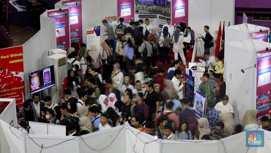 Indonesia’s Unemployment Rate Hits 7.24 Million People